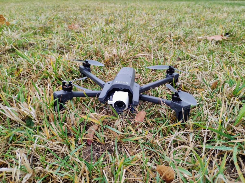 Parrot Anafi: kvalitní dron nemusí být jen od DJI